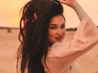 LilyFoxyyy  live sex cam