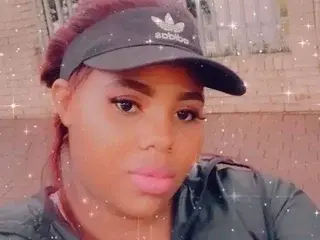 Bestie_19  live sex cam