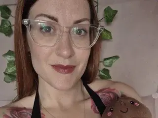 PerkyKaiaUK  live sex cam