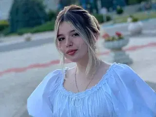 CandyLily77  live sex cam
