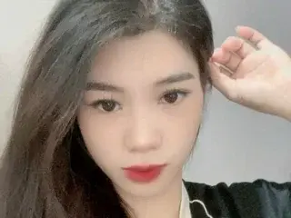SophiaBee  live sex cam