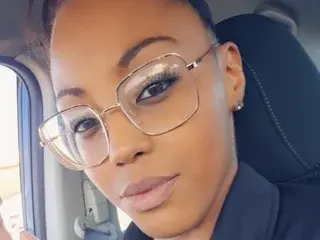 SynSwallows  live sex cam