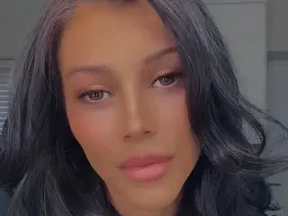 BrunetteGirlxxo  live sex cam