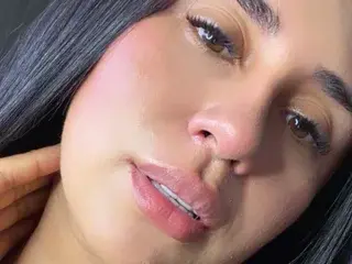 Isabell_Heat  live sex cam