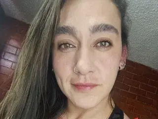 Dannafitnesss  live sex cam
