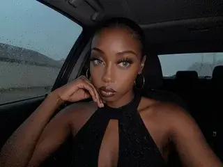 Sexyxshyxnerd  live sex cam