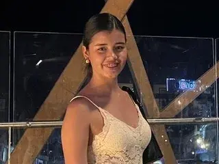 Heyits_mia  live sex cam