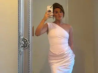 PrettyyDolly  live sex cam