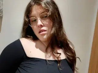 AuriProxy  live sex cam