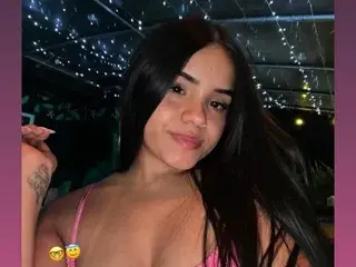 Valeri22  live sex cam