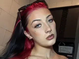 Ravenrileyy  live sex cam