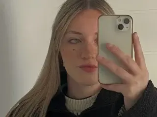 EvelynBlond  live sex cam