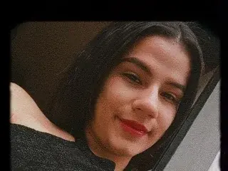Saray982  live sex cam