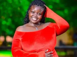 Alyababy  live sex cam