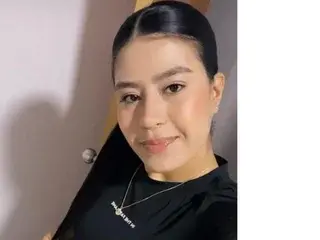 Hellen_Roose  live sex cam