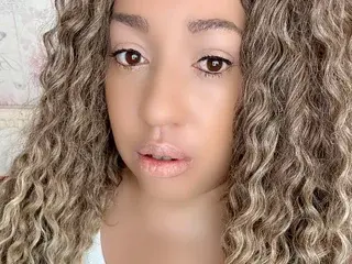 Beauty81  live sex cam