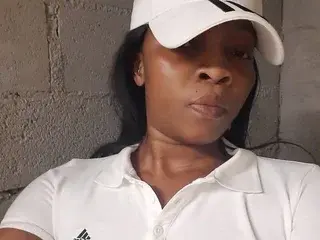 Ebonybootyclitt83  live sex cam