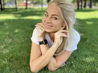 Elliette  live sex cam
