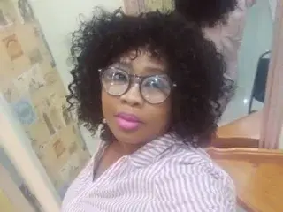 Bustycreamyt23  live sex cam