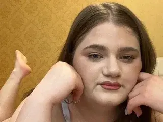 BusyGina  live sex cam