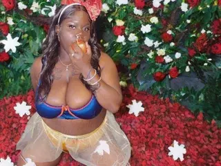 MamaMoonshine  live sex cam