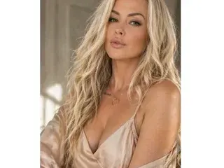 NaughtyLeahUK  live sex cam