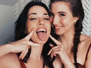 OdetteParker  live sex cam