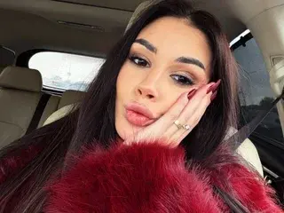 Hottfallingdevil  live sex cam