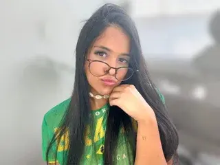 Gaaia_21  live sex cam