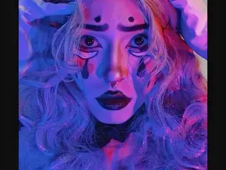 TinaRoberts19  live sex cam