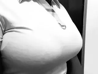 Pinklippy69  live sex cam