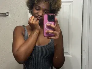 Spicedabrat21  live sex cam
