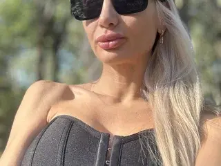 RichardaLove  live sex cam