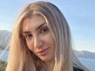 RichardaLove  live sex cam