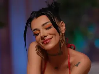 ChicaOra  live sex cam