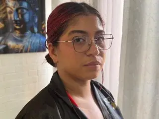 MiiaJ0nes  live sex cam