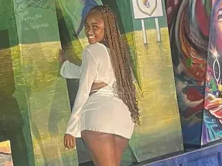 Milkabrown69  live sex cam