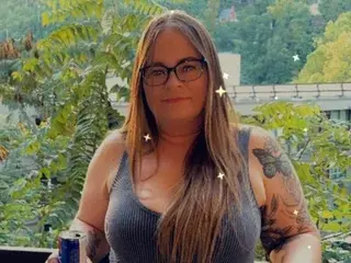 Thickthighsbig  live sex cam