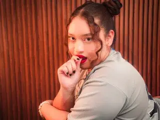 EmiliaTorrez  live sex cam