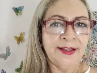 AdictyMaature  live sex cam