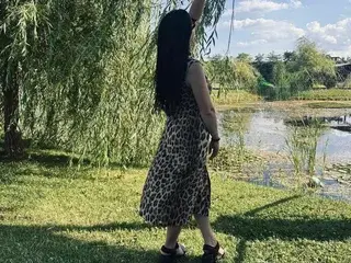 LAYILAAxx  live sex cam