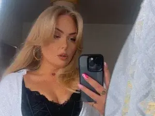 MagneticMaddyxx  live sex cam