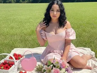 VikyBlaze  live sex cam