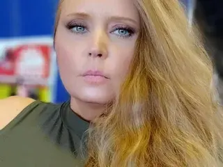 Lacii_lo  live sex cam