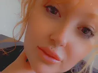 GingerBeee  live sex cam