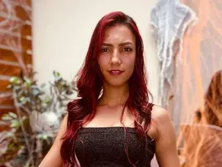 Laura_Bonnet  live sex cam