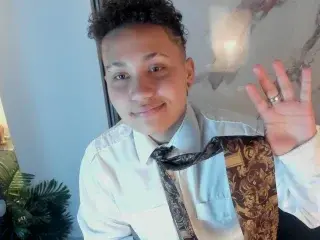 BullSmoke19  live sex cam