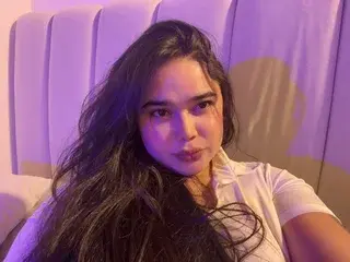 Mhelinaa  live sex cam