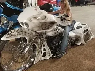 MeganFoxxx  live sex cam