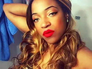 BustyIrie  live sex cam